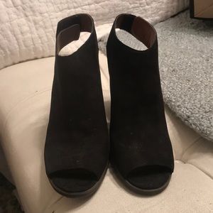 Open toe black booties